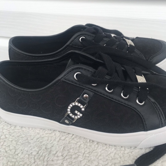 Guess Black sneakers size 6.5 - Picture 2 of 10
